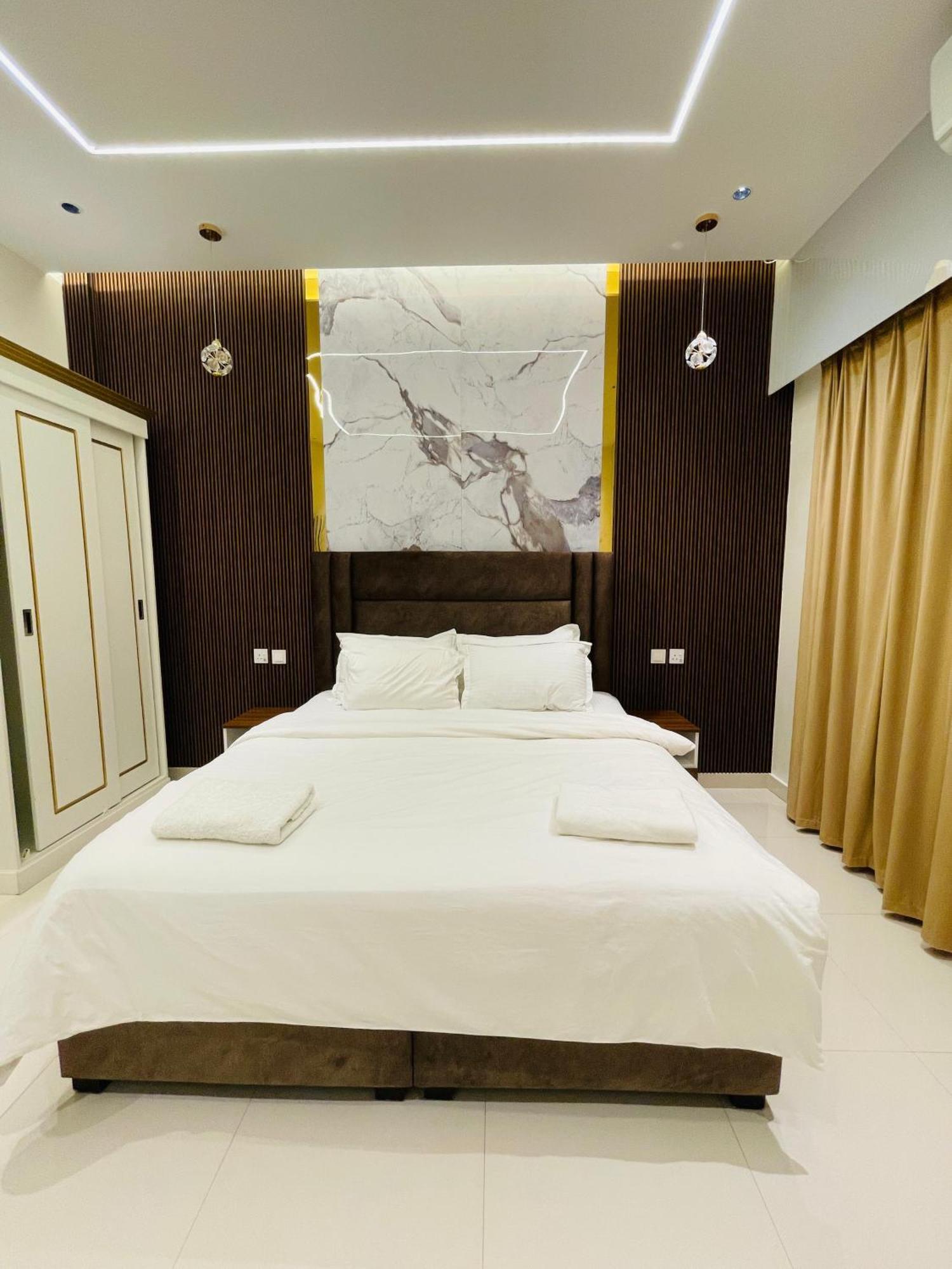 Mabahj Garnatha Hotel Apartments 索哈尔 外观 照片