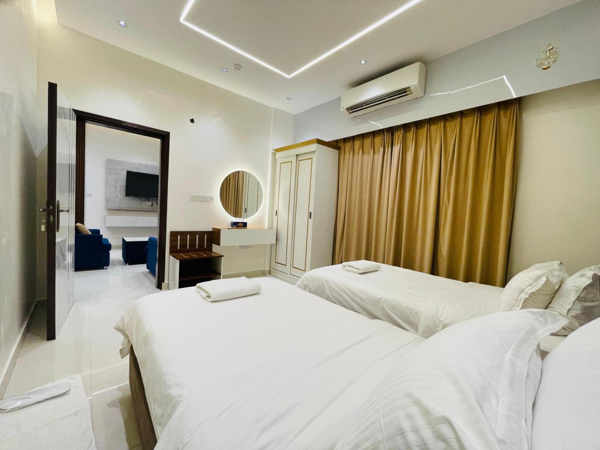 Mabahj Garnatha Hotel Apartments 索哈尔 外观 照片