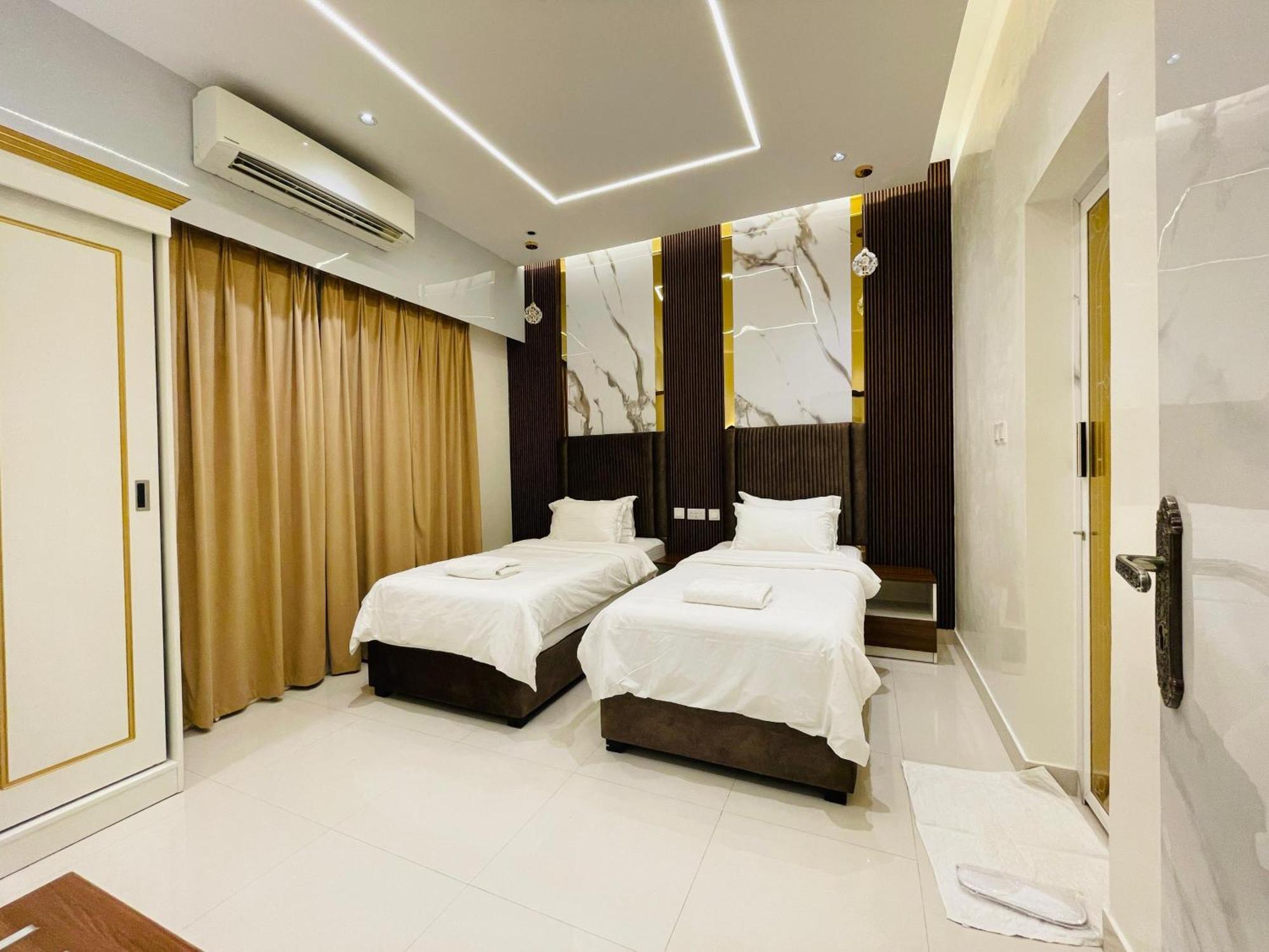 Mabahj Garnatha Hotel Apartments 索哈尔 外观 照片