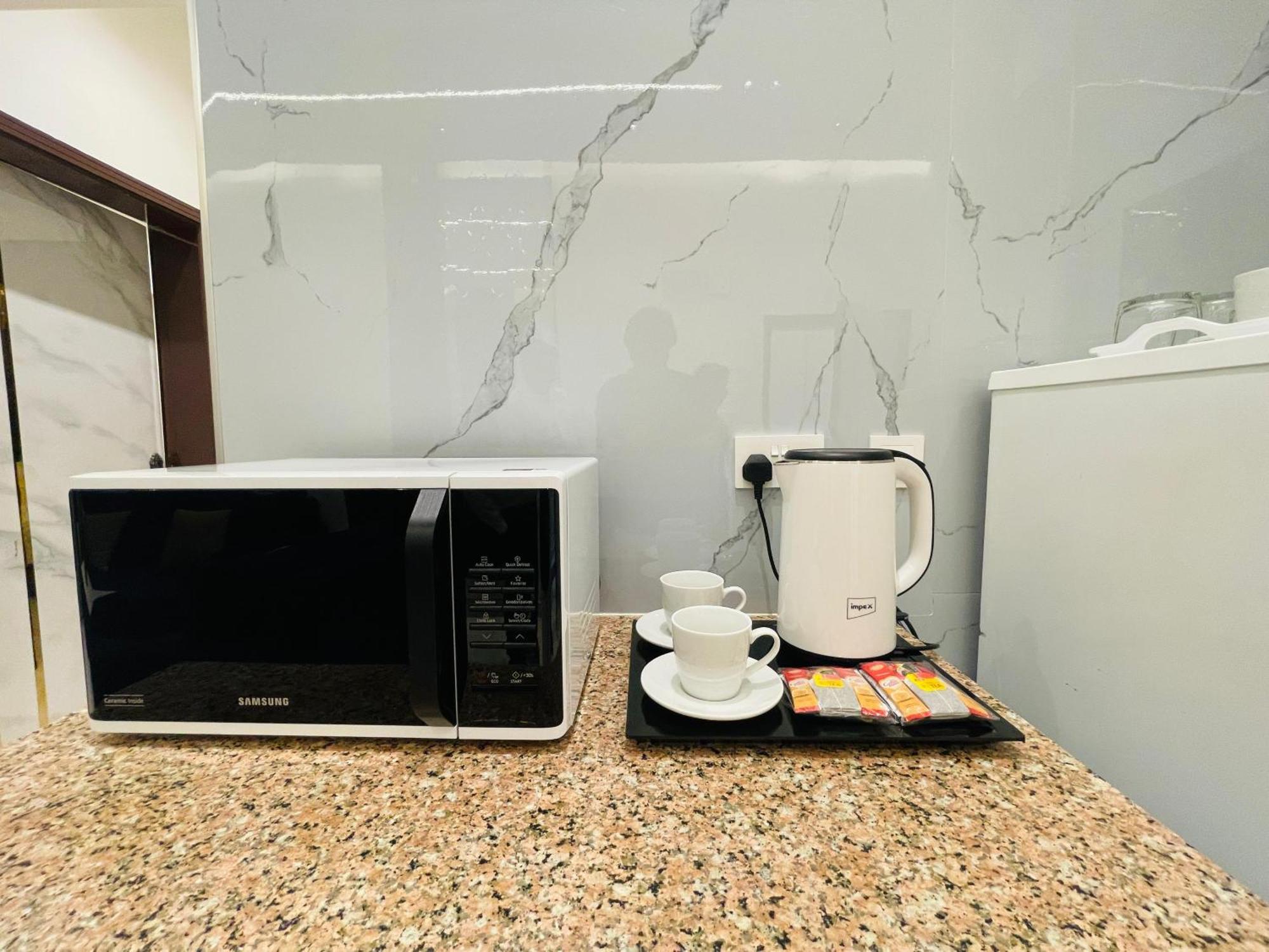 Mabahj Garnatha Hotel Apartments 索哈尔 外观 照片