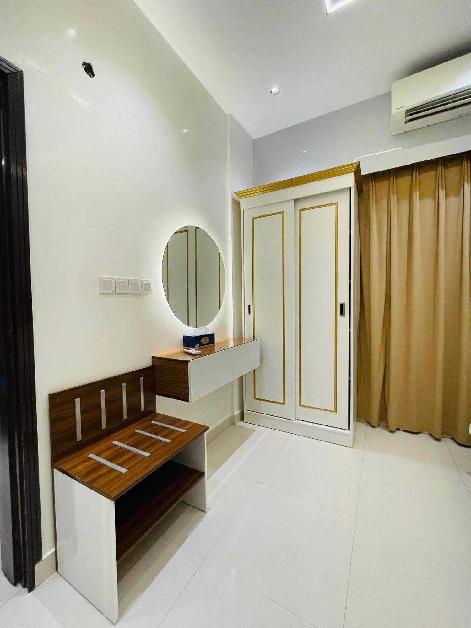 Mabahj Garnatha Hotel Apartments 索哈尔 外观 照片