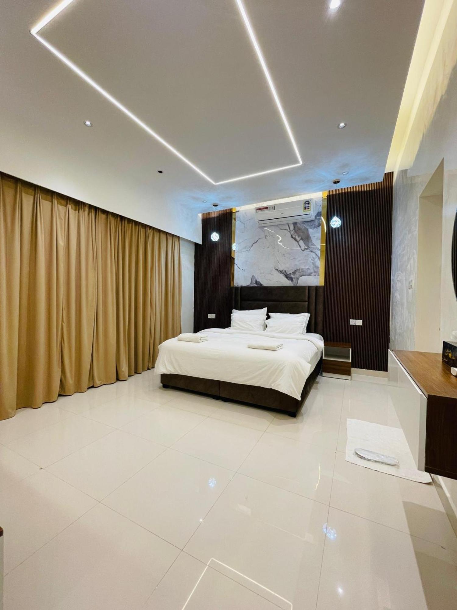Mabahj Garnatha Hotel Apartments 索哈尔 外观 照片